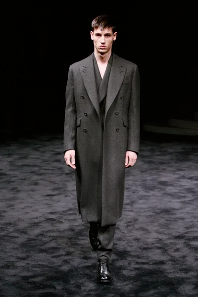 Look 1
